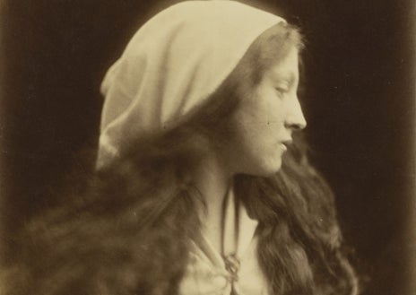 Imagen secundaria 1 - De arriba abajo, 'May Day' (1866); 'The Dream' (1869); y 'Vivien and Merlin' (1874).Todas de Julia Margaret Cameron