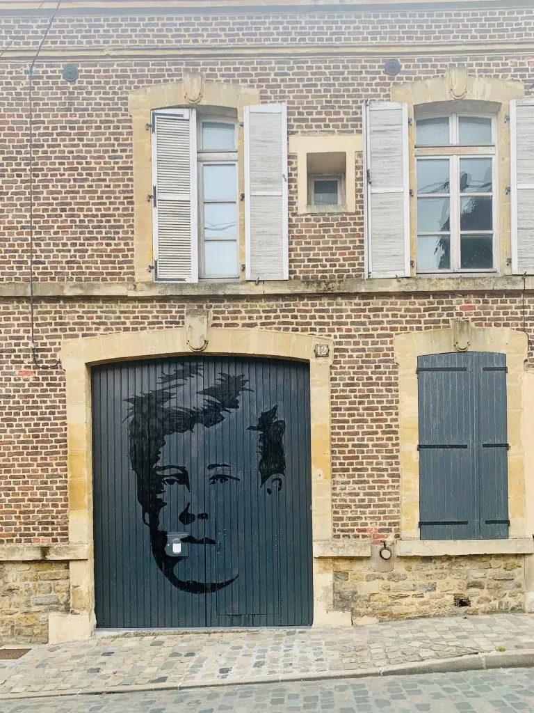 En Charleville, la figura de Rimbaud está por todas partes