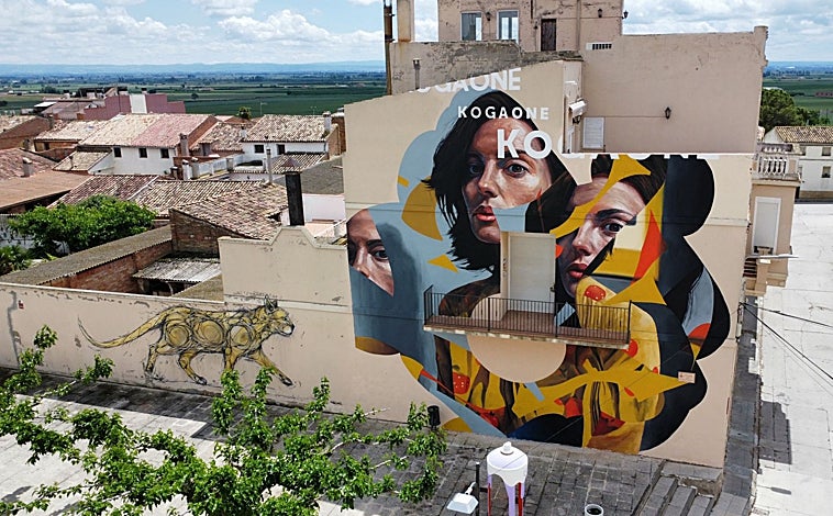 Imagen principal - De arriba a abajo, los murales de Koga One, Hélène Planquelle y 'el Tato', obra del canario Matías Mata
