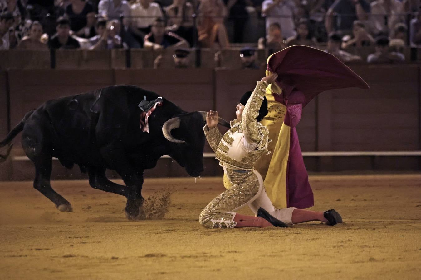 Pepe Martínez, de Valencina de la Concepción, fue el triunfador de la final tras cortar dos orejas