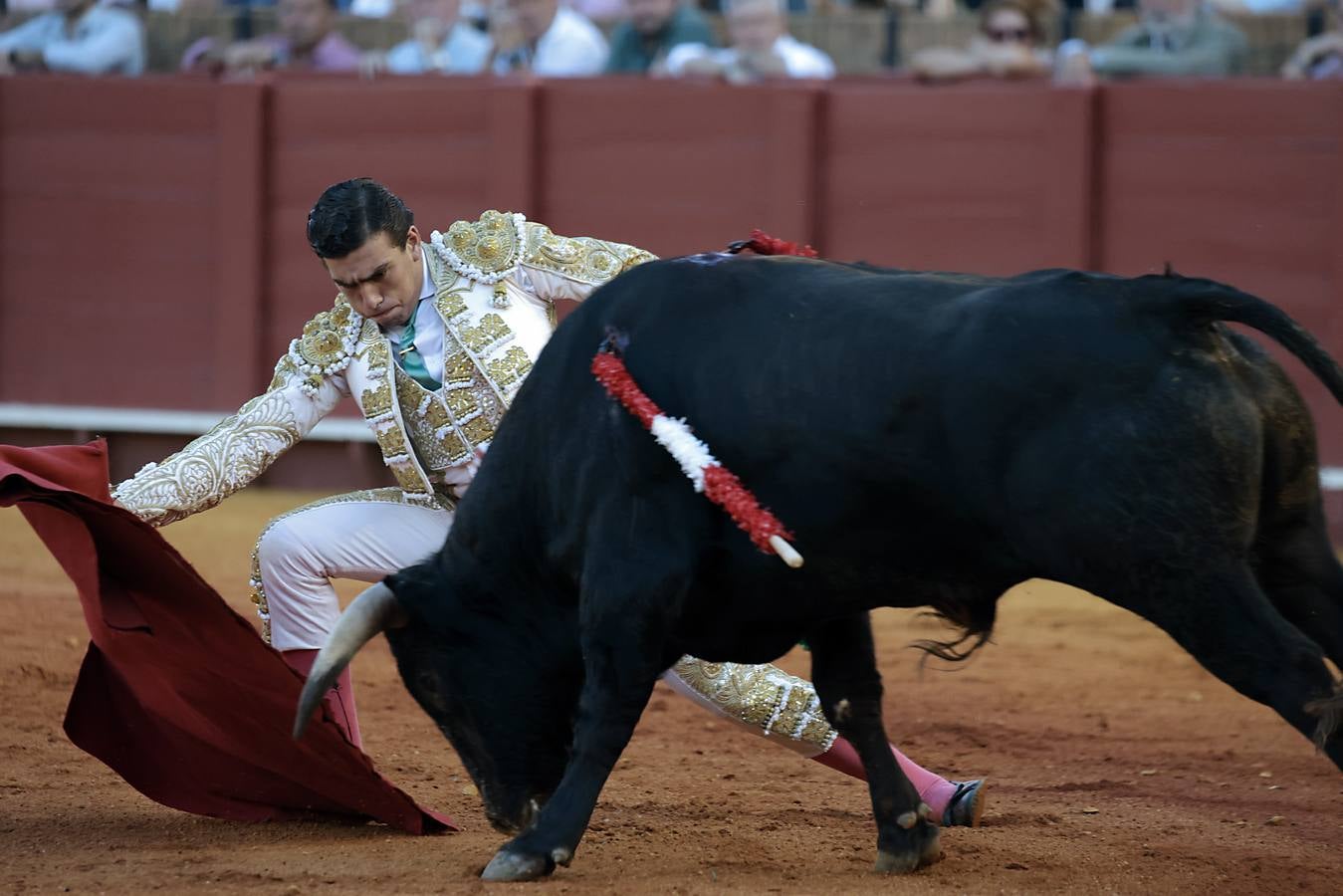 Pepe Martínez, de Valencina de la Concepción, fue el triunfador de la final tras cortar dos orejas