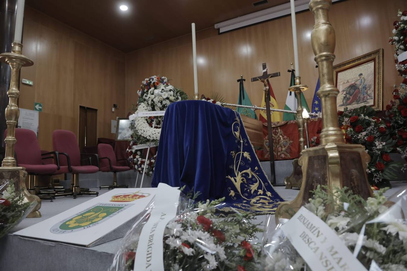 Capilla ardiente del torero Paco Camino en el Ayuntamiento de Camas