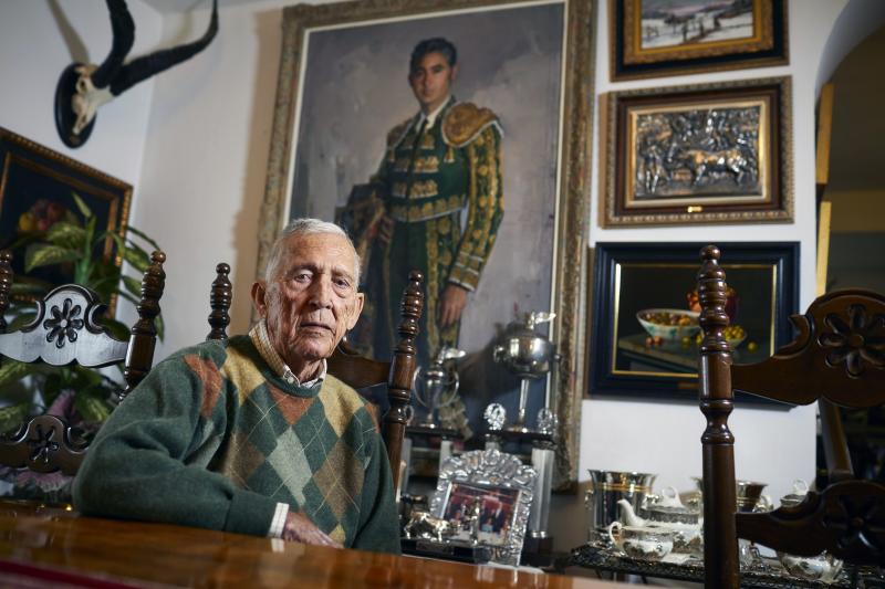 Paco Camino, en su finca en Pueblonuevo de Miramontes, Cáceres, en 2020