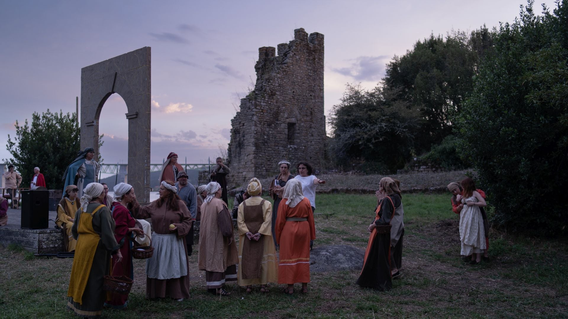 Desde niños pequeños hasta personas mayores, muchas con decenas de romerías a sus espaldas, participan en los festejos