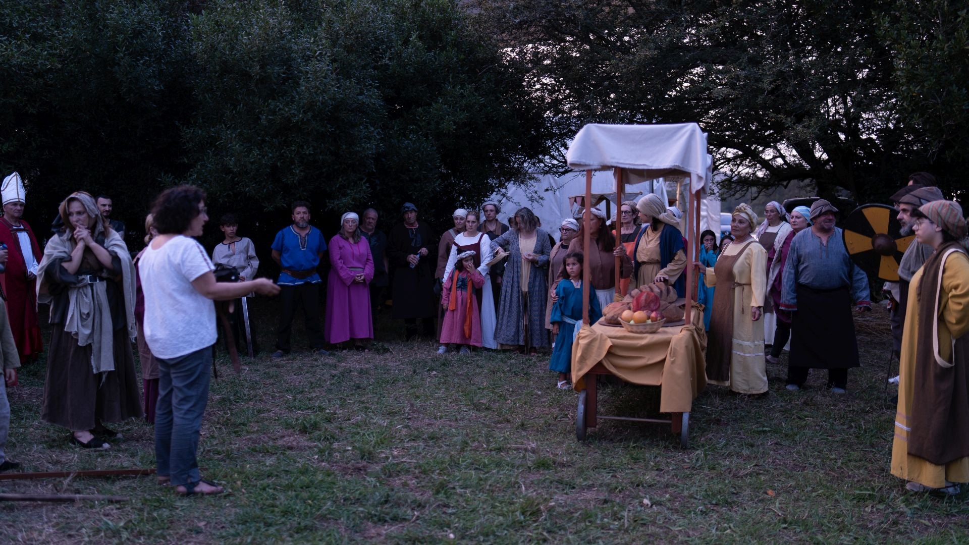 Tero Rodríguez da unas últimas explicaciones a su particular elenco