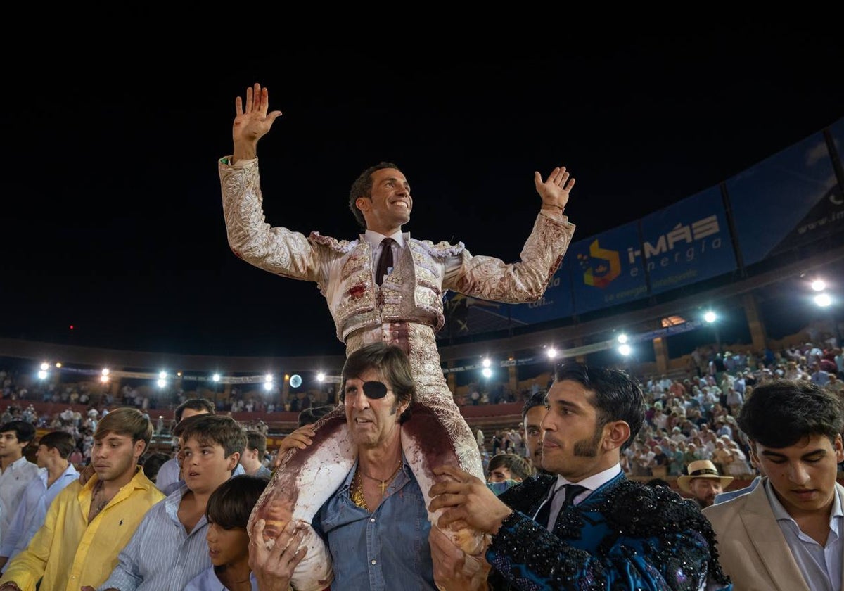 David de Miranda sale a hombros en la plaza de la Merced de Huelva