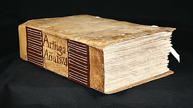 Imagen después - Este protocolo notarial ha sido encuadernado por Marcos siguiendo las pautas de 1574