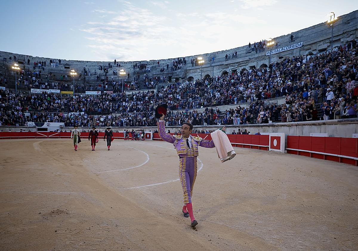 Toros en Bilbao, en directo: última hora deEnrique Ponce, Roca Rey y Pablo Aguado desde la Plaza de Vista Alegre hoy