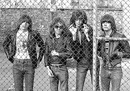 ¿Tienes una camiseta de los Ramones? Los herederos del grupo se pelean por la marca más famosa del punk-rock