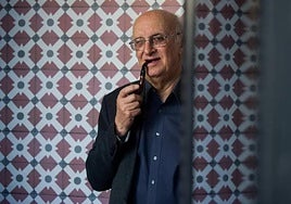 Un paseo con  Petros Márkaris : «Mi barrio me inspira»