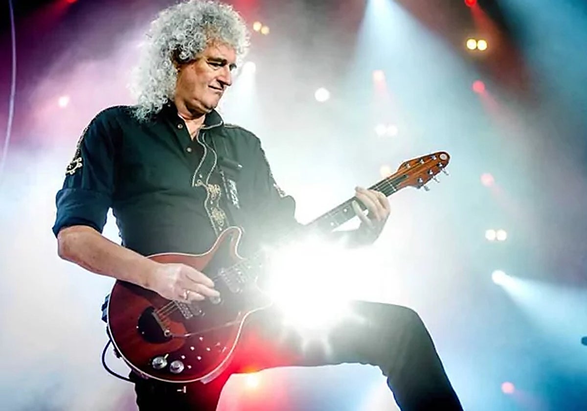Brian May con su guitarra Red Special