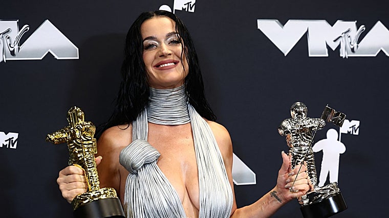 Katy Perry con sus galardones