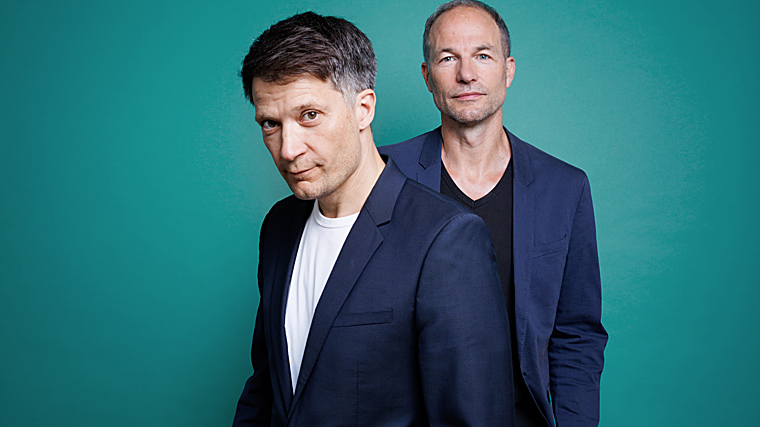 En primer plano, J. M. Gutsch y maxim Leo detrás