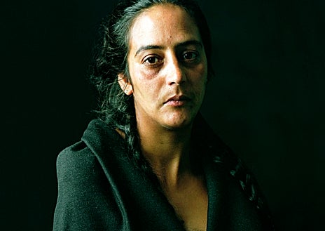 Imagen secundaria 1 - De arriba abajo, 'Kagerou' (1972), de Daido Moriyama; 'Concepción' (2006), de Pierre Gonnord; y 'Distrito V' (1959), de Joan Colom