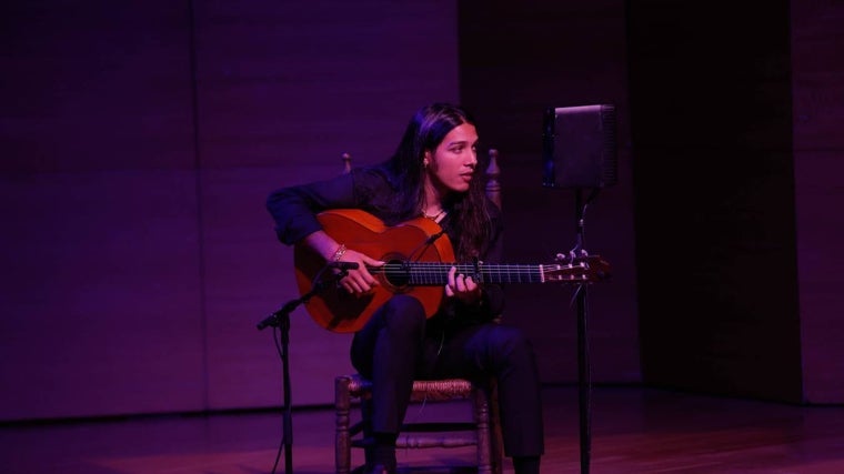 José del Tomate durante su actuación en la Bienal