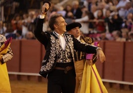 Toros en Sevilla: El capote de Juan Ortega salva la tarde en la Maestranza