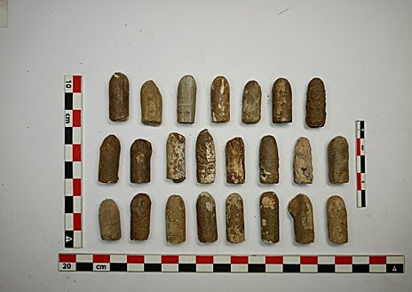 Imagen secundaria 1 - Restos actuales del cuartel del monte Altamira. Balas Remington y un sondeo arqueológico en los alrededores de Bilbao