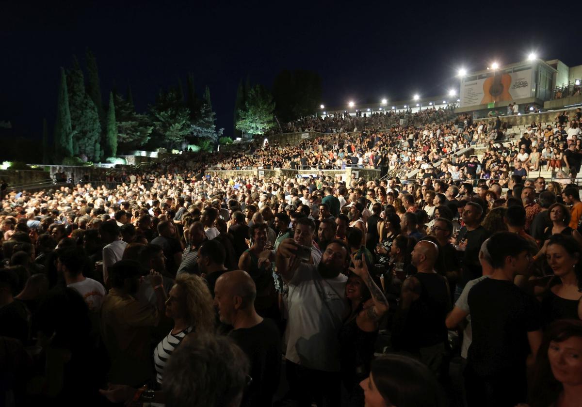 Concierto de Robe Iniesta en el Festival de la Guitarra