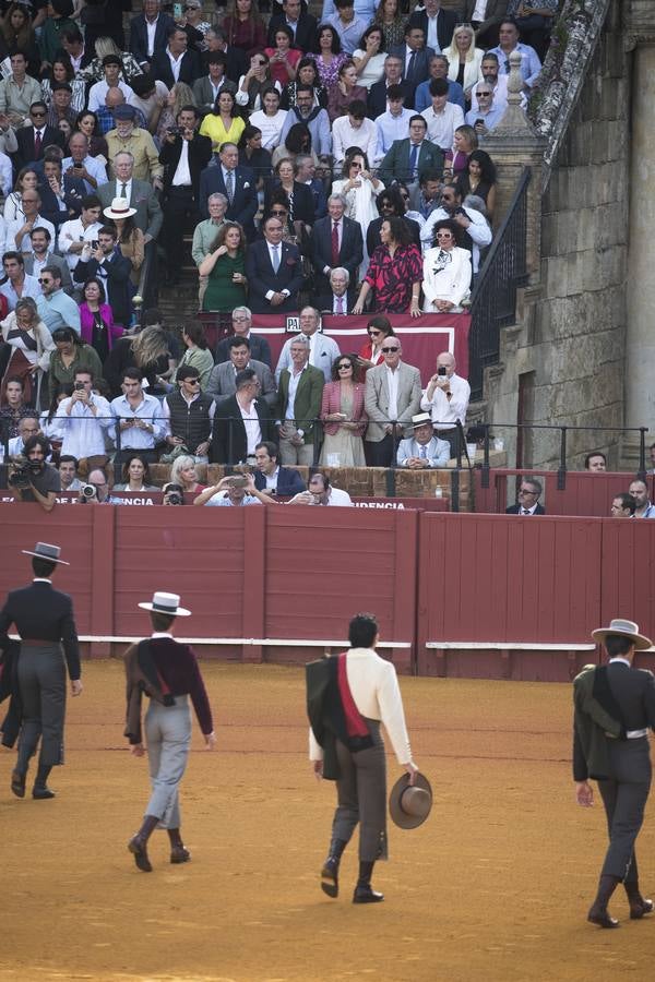 Imágenes del festival taurino a beneficio de Los Gitanos y que ha contado con la presencia de Curro Romero en los tendidos