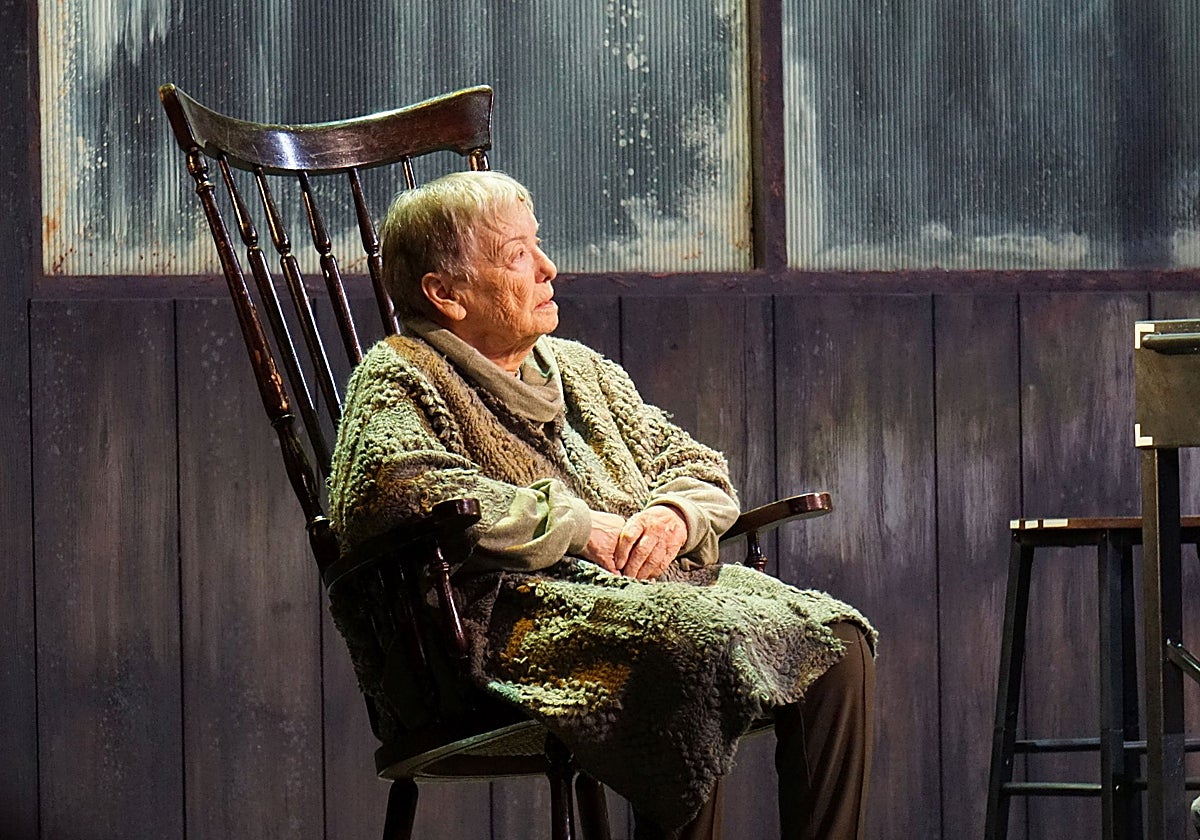 María Galiana, en la obra teatral 'La reina de la belleza de Leenane'