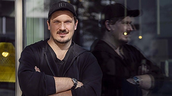 Attila Veres,  el nuevo fenómeno del cuento de terror: «Vas a trabajar, eres un inútil y luego te mueres: eso sí que da miedo»