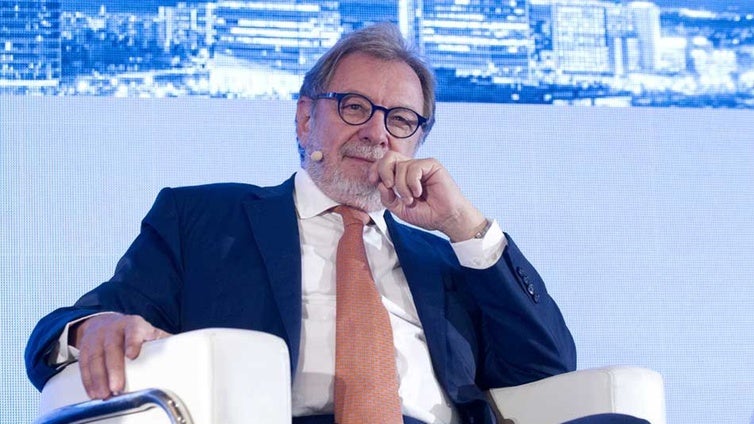 Juan Luis Cebrián: «Estamos asistiendo a una traición a la Transición»