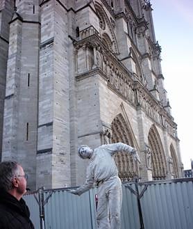 Imagen secundaria 2 - Exteriores de la Catedral de Notre Dame, horas antes de su reapertura