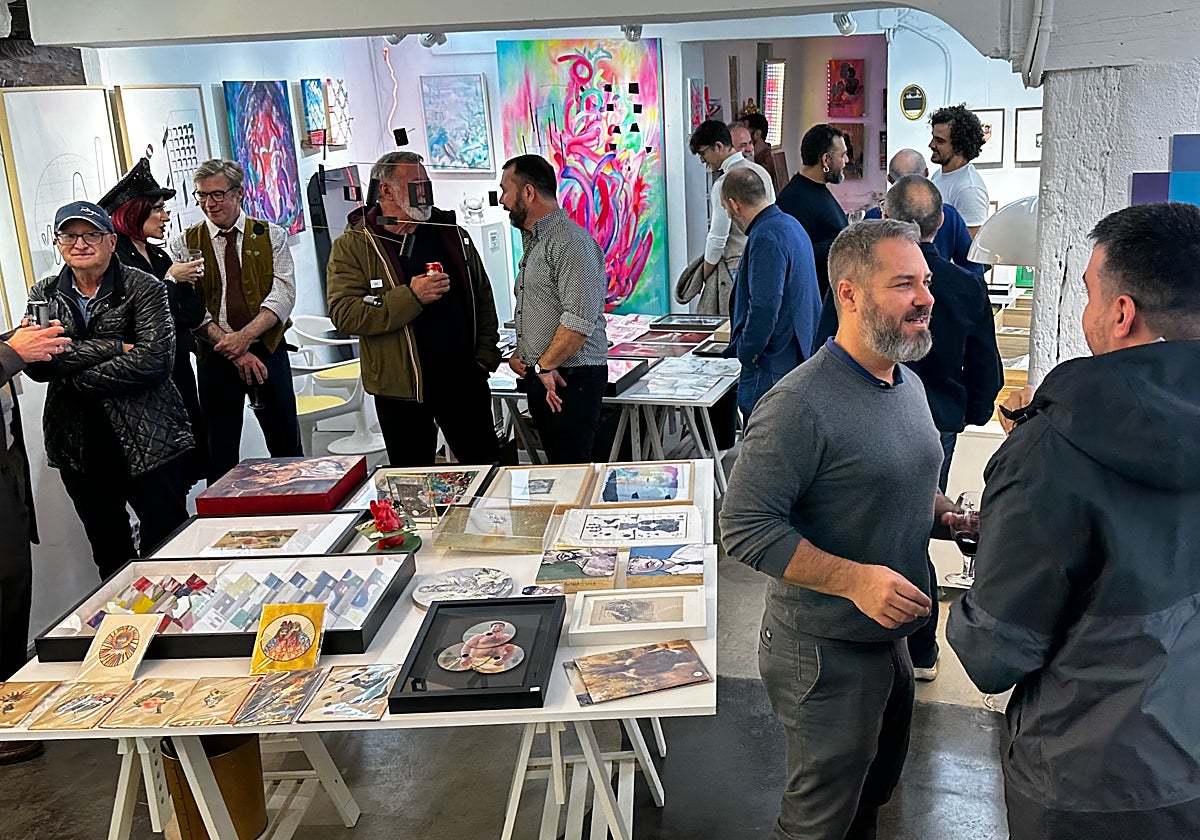 Un momento del mercadillo 'Inventarte' en Estodio inverso