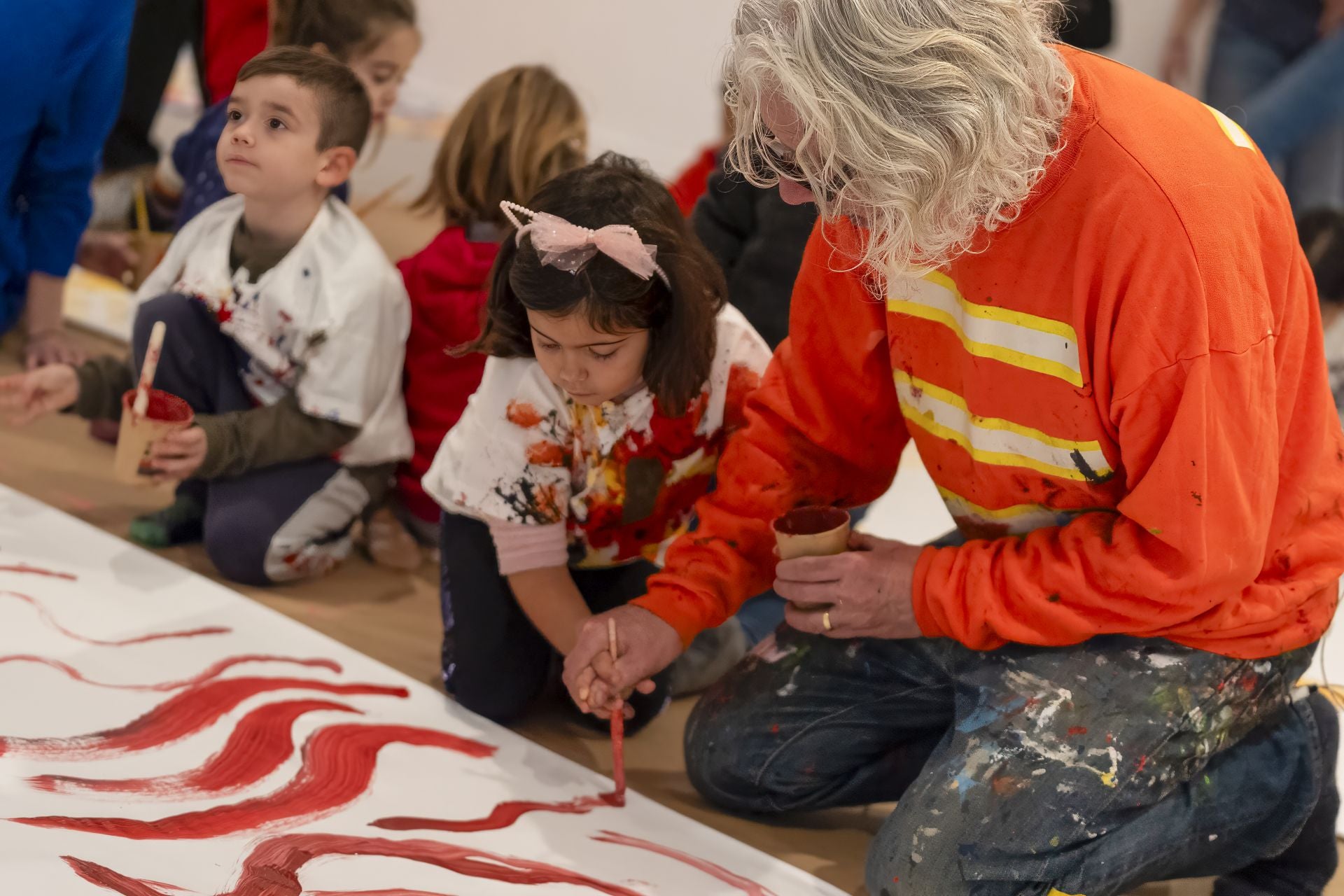Imagen principal - Tullet y varios niños creando 'Una expo imprevista'