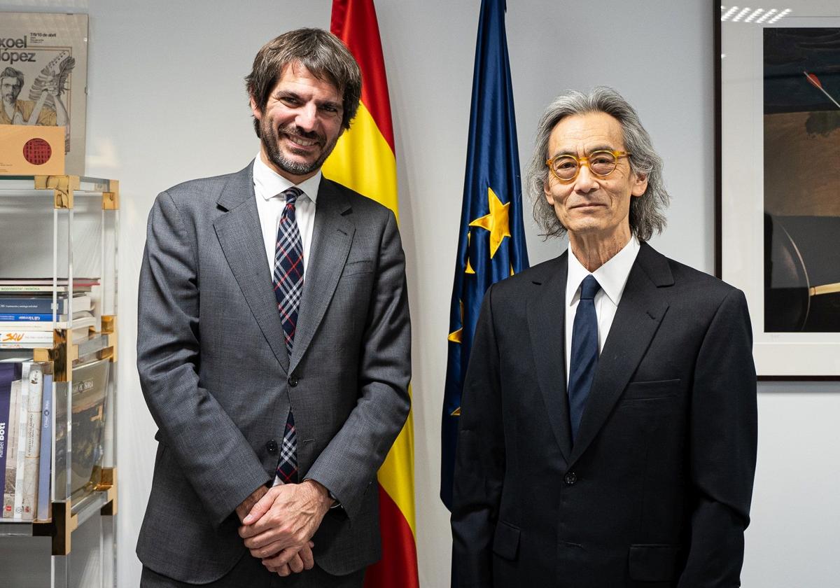 Ernest Urtasun, junto a Kent Nagano