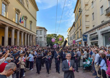 Secondary image 1 - Different activities of the parallel cycle: the Verdi 'Gameland', the street parade and the concerts with projections