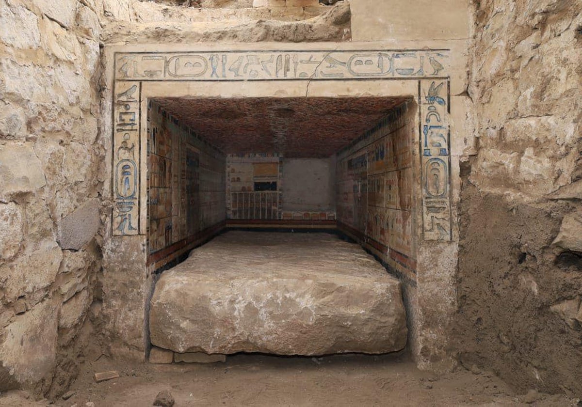 Entrada de la tumba del médico real descubierta en Saqqara