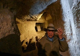 Hawass anuncia nuevos hallazgos en Luxor: restos de un templo desaparecido de la reina Hatshepsut y tumbas de la Dinastía XVII