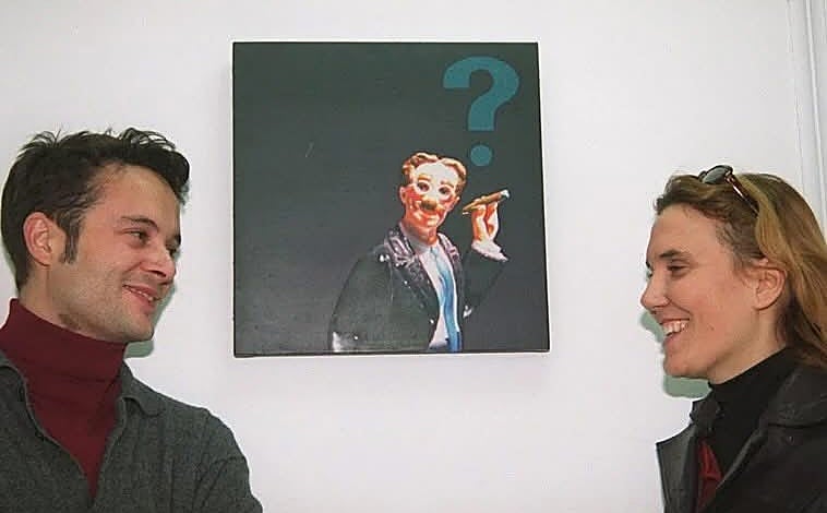 Imagen principal - De arriba abajo, los galeristas en 2001 en la inauguración de Eugenio Merino; Ruiz y Parra con Valcárcel Medina; y la galerista con Paco Jarauta en la inauguración de T-20