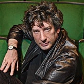 La caída de Neil Gaiman, el feminista que escondía un «monstruo violador»