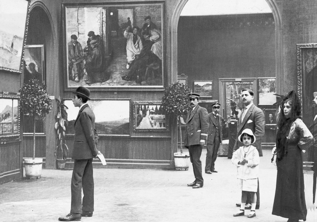 Una de las salas de la Exposición de Bellas Artes de 1915