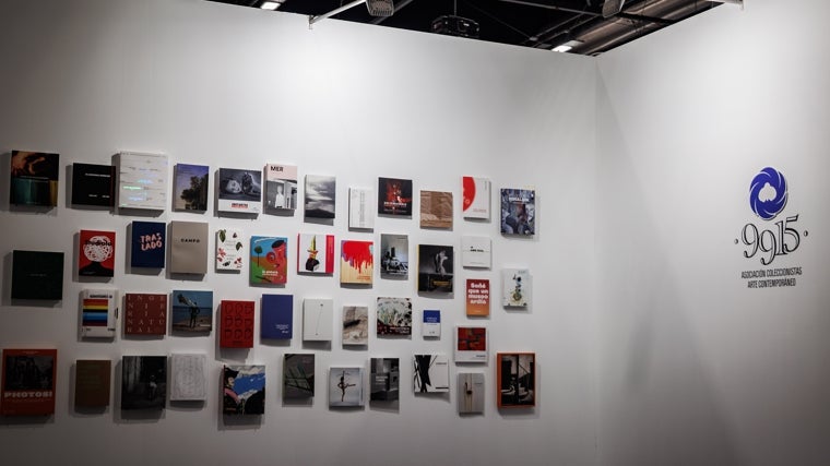 Espacio de la asociación 9915 en la feria
