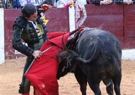 Juan Ortega, torerísimo, traga de verdad con un toro de enfermería