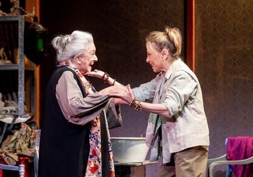 Lola Herrera y Natalia Dicenta, madre e hija en la vida y compañeras en escena