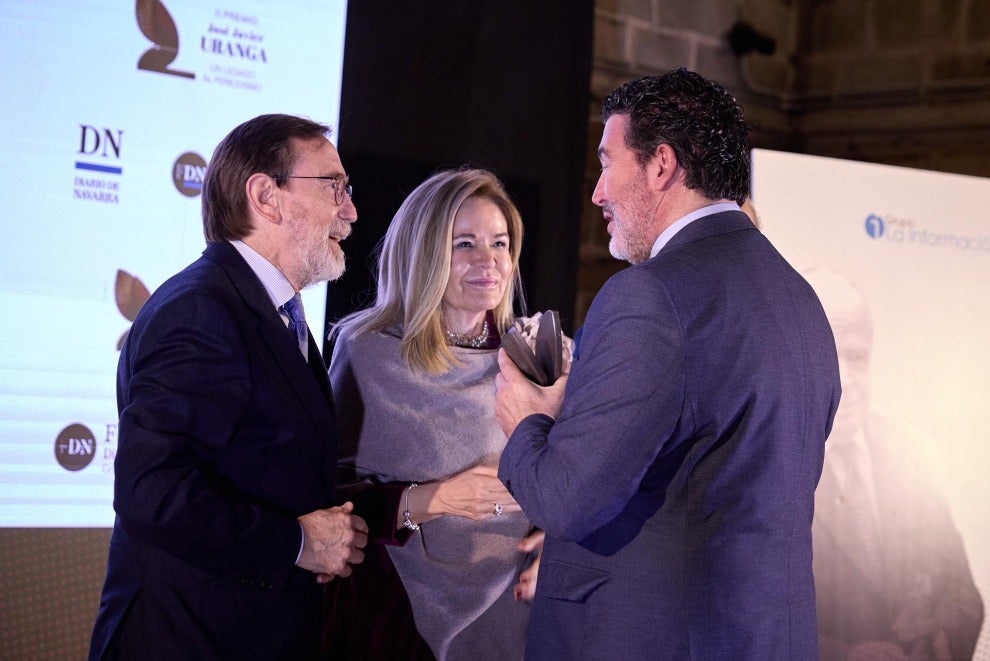 Galería | El director de ABC, Julián Quirós, galardonado con el premio José Javier Uranga