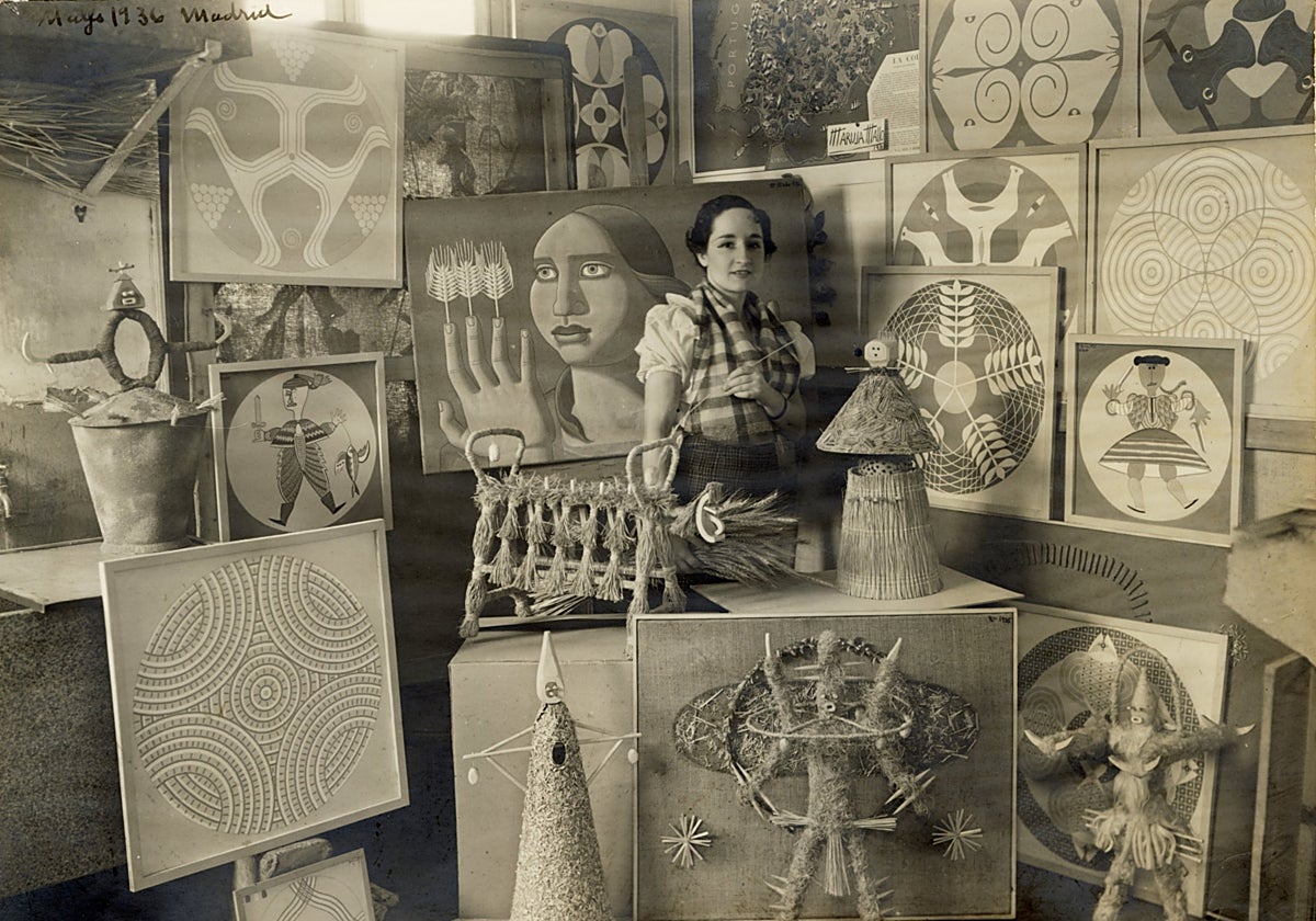 Maruja Mallo en su estudio, Madrid 1936. Casa Moreno. Colección Archivo Lafuente. Museo Nacional Reina Sofía