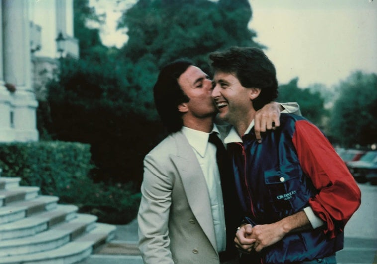Manolo Díaz: «Me llamaron loco por creer que Julio Iglesias podía ser una estrella mundial»