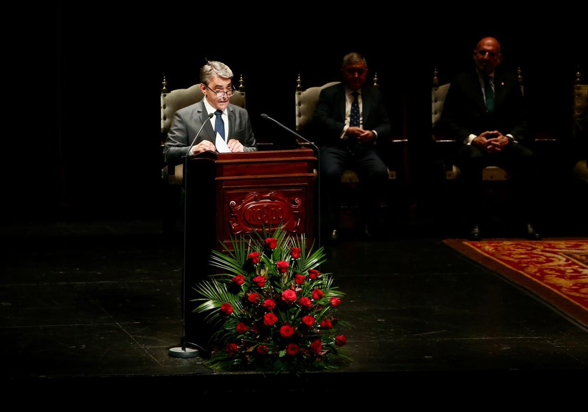 Victorino Martín ha pronunciado el pregón ante un abarrotado Teatro de la Maestranza