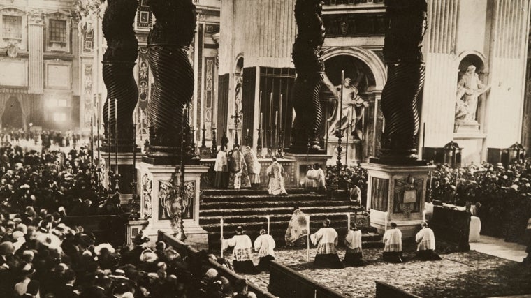 Misa celebrada por monseñor Rampolla en la basílica de San Pedro