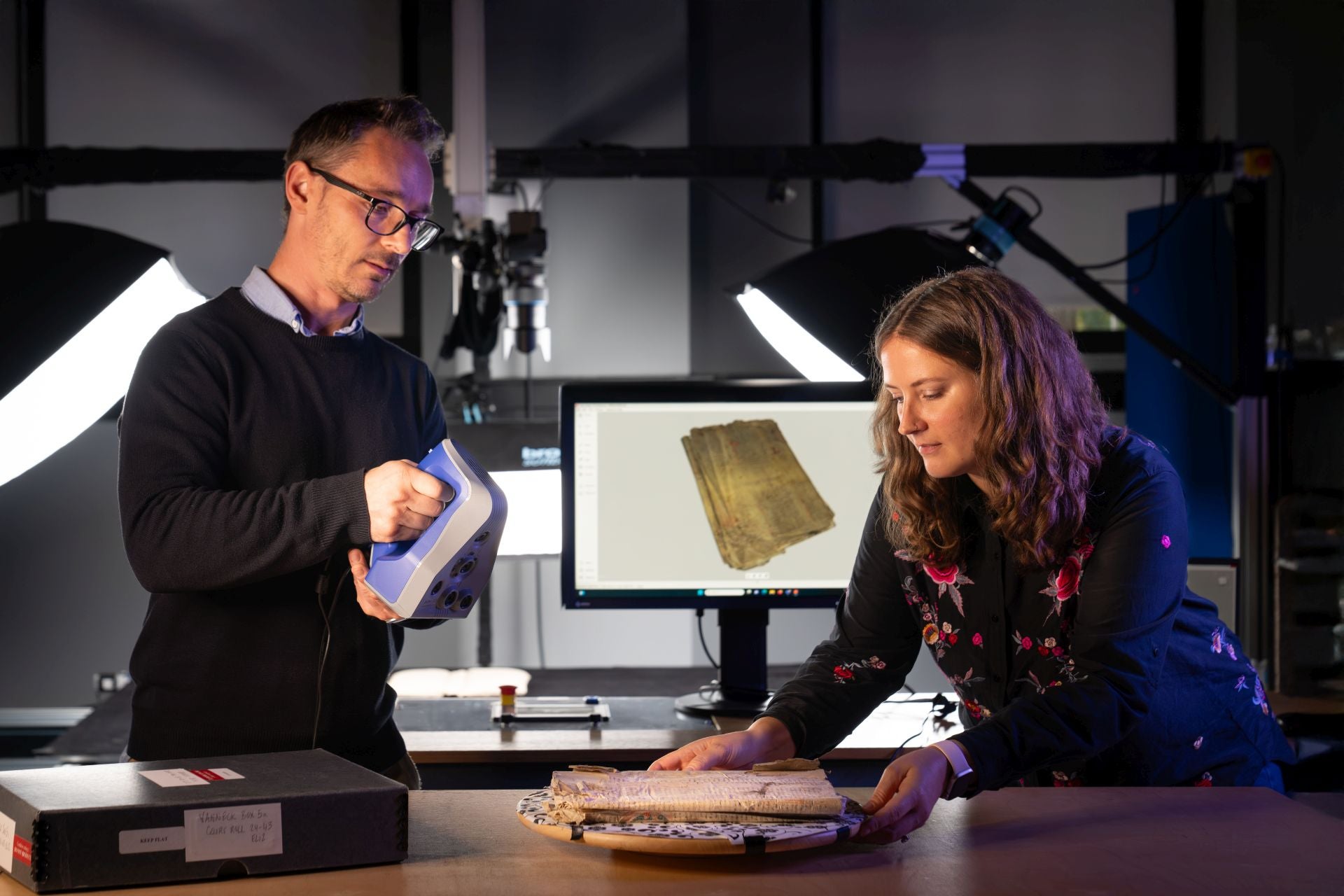 Escaneo en 3D del manuscrito de Merlín