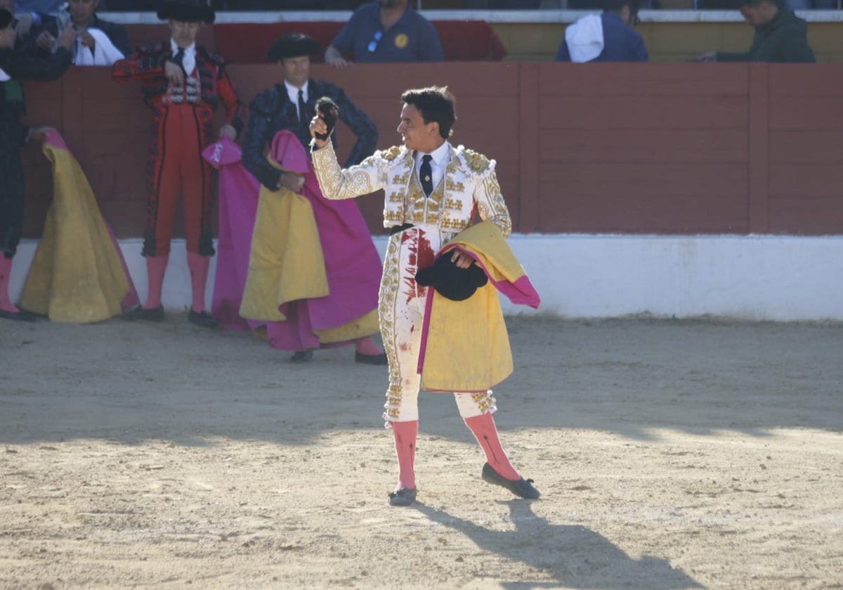Juan de Castilla con la oreja del segundo