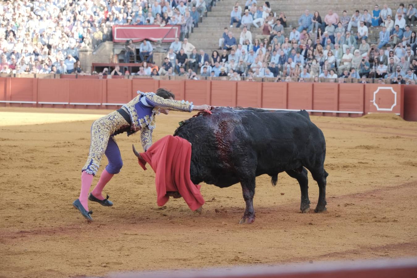 Lama de Góngora, con el primero de la tarde