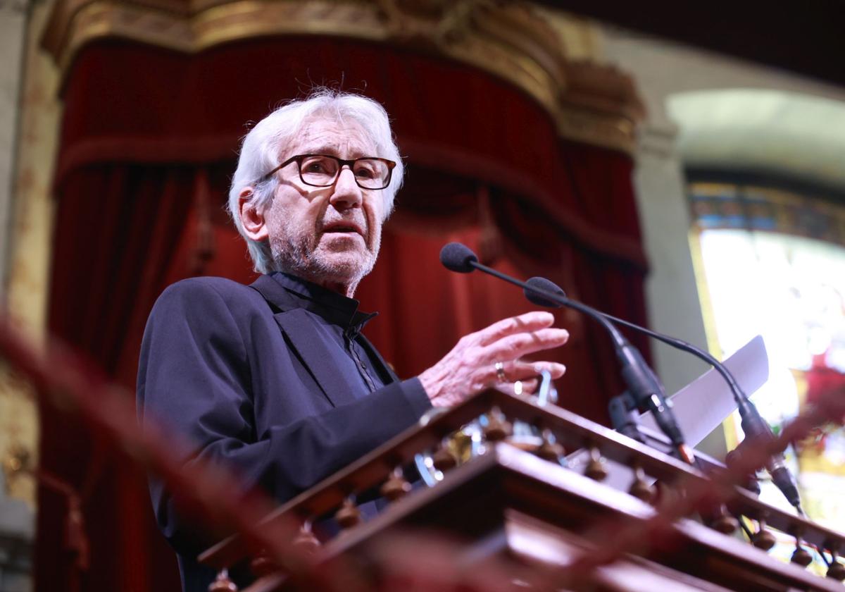 José Sacristán, leyendo el discurso de ingreso de Antonio Machado en la RAE