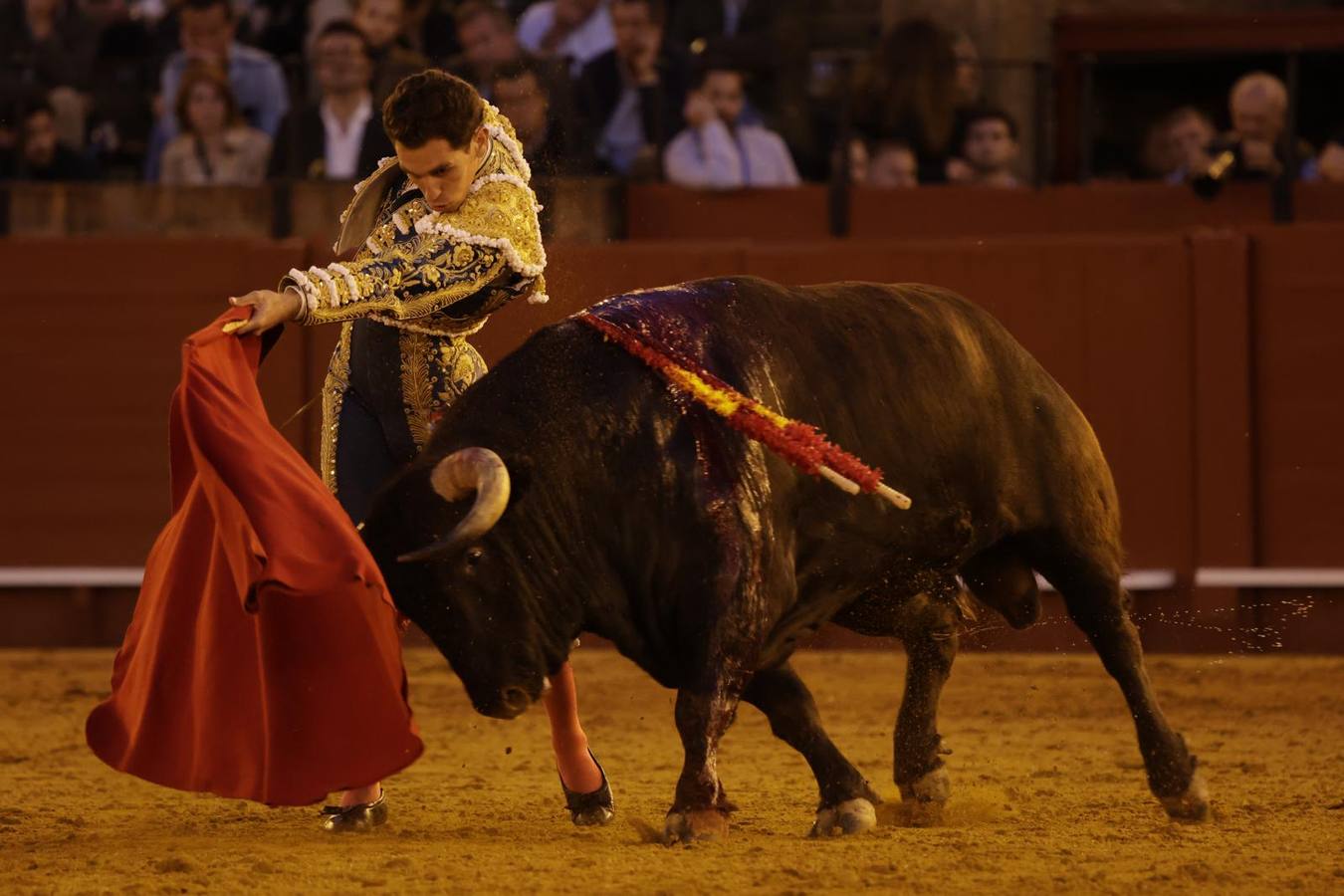 Ginés Marín cerró la corrida en la Maestranza