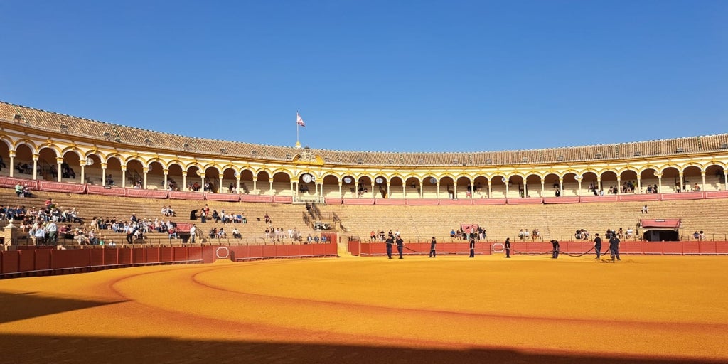 Toros en Sevilla, en directo: sigue la corrida de Sebastián Castella, José María Manzanares y Borja Jiménez en la Maestranza